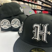 Image 1 of New Era 59Fifty Black-White- Metallic Silver