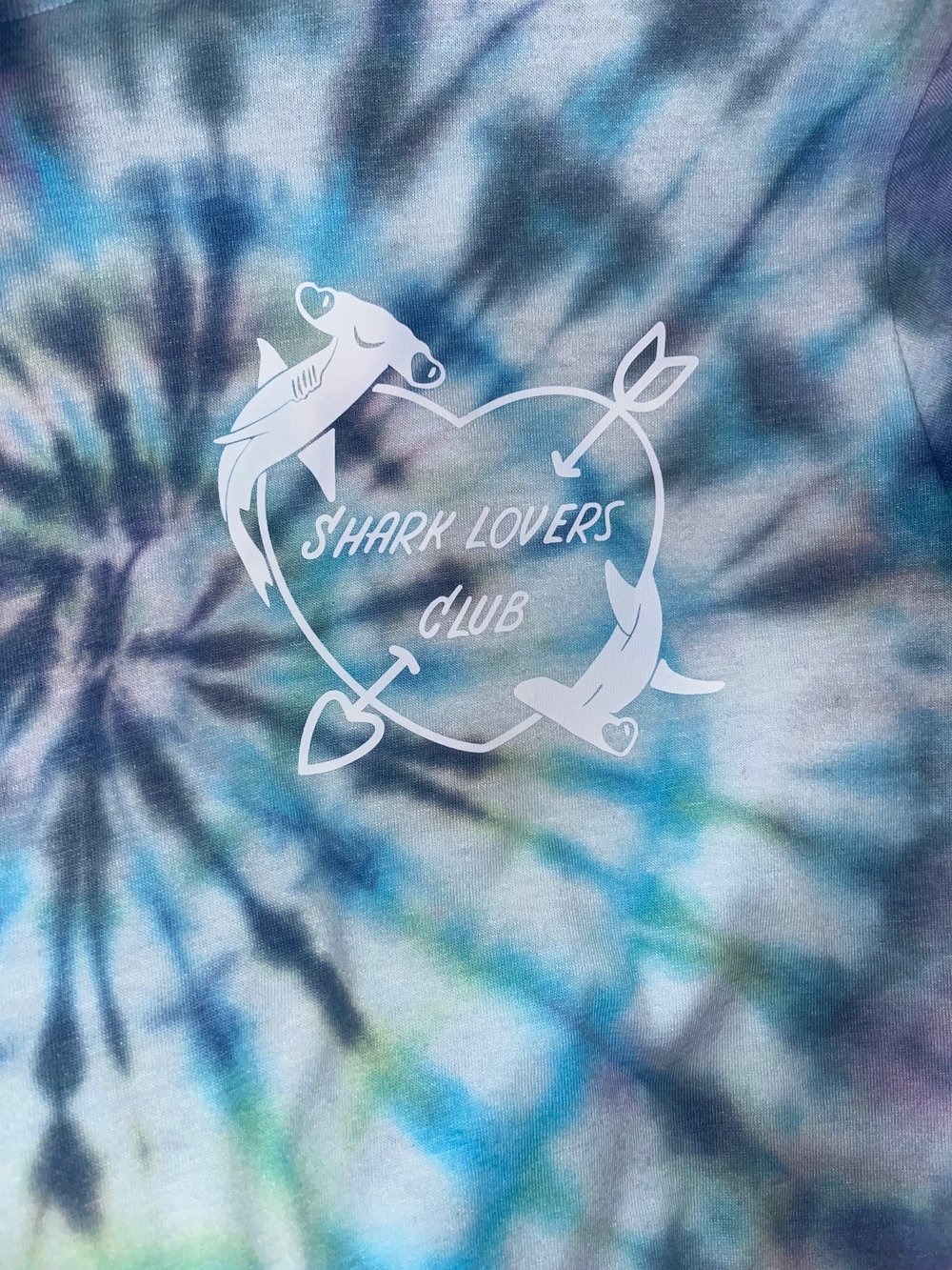Cropped Tie Dye Shark Lovers Club Small