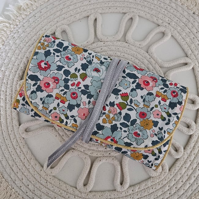 SUR COMMANDE - Pochette à bijoux -