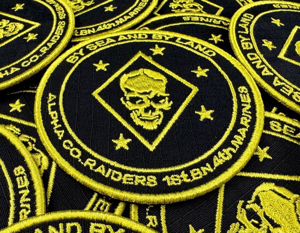 RAIDERS シールド型メタルバッジ 1987年製 RAIDERS シールド型メタルバッジ 1987年製