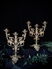 Image 5 of Paire de deux magnifiques candélabres d’eglise à trois feux, en laiton, fin XIXeme siècle