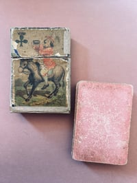 Image 13 of Jeu 52 de cartes très rares et anciennes, dite Jeanne Hachette ou Roi des Ribauds, 1860! 