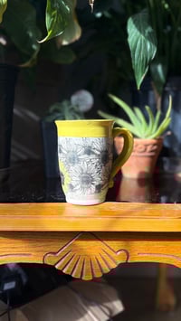 Image 6 of Sunflower mug 06