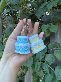 Image 3 of Heart cake clicker keychain