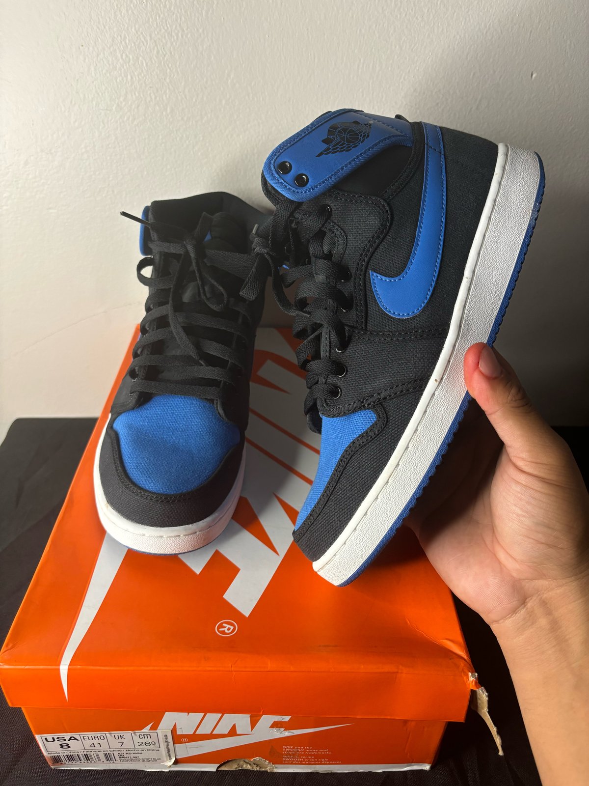 Air Jordan sold 1 KO (Royal)