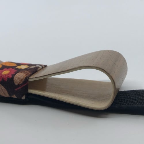 Image of Noeud Papillon En Bois - Noyer / Feuilles