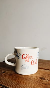 Image 3 of Taza de cerámica hecha a mano "Coffee Club"