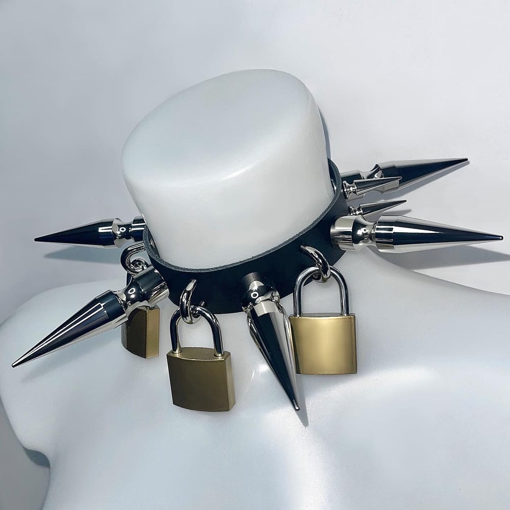 Image of FIREWALL CHOKER