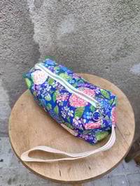 Image 4 of Neceser MAMBO HORTENSIAS azul