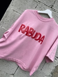 Image 6 of Camiseta bordada a man. RABUDA rosa. Corte oversize. Talla única!