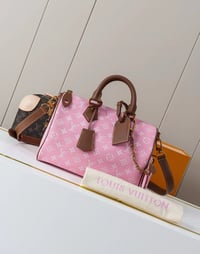 Image 1 of PINCHING PINK PURSE