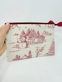 Image 4 of Pochette à livre LA LECTRICE Coton toile de Jouy Bordeaux