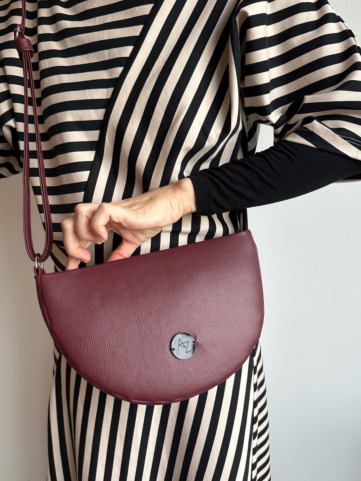 Image of Halfmoon bag Burgundy