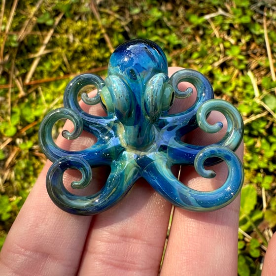 Image of shooting star octopus pendant