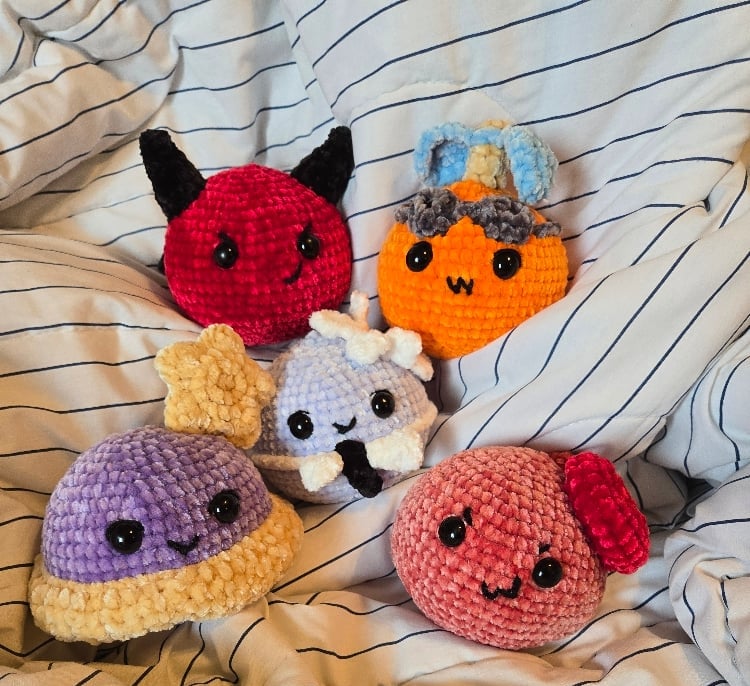 Image of Love and Deepspace Blobbu Amigurumi