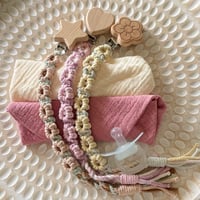 Daisy Pacifier Clip