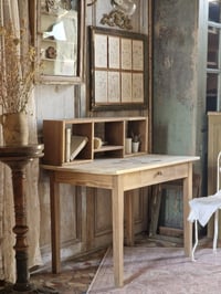 Image 2 of Le bureau à casiers