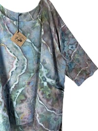 Image 4 of 3XL Cotton Woven Forager Top in Muted Geode Ice Dye