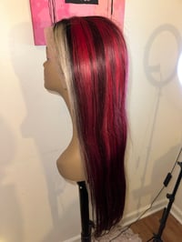 Image 2 of 28 inch straight T1B/613 red wig 