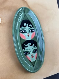 Image 2 of Pea Pod Plate