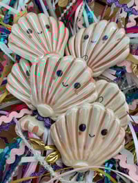 Madam the clam 