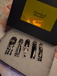 Image 4 of XXL Square Encapsulated Glass Nails