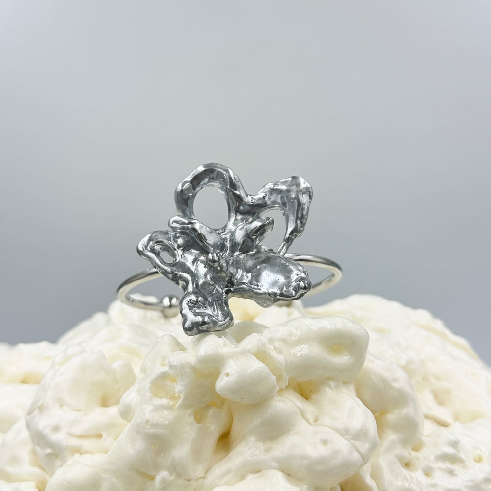 Blooming open bracelet