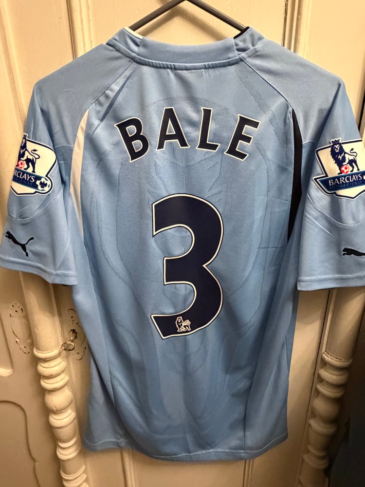 Image of Tottenham Hotspur “BALE 3” 2010/11 Away Shirt + PL patches  (S)