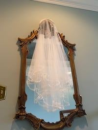 Image 10 of 1950s Bow Veil