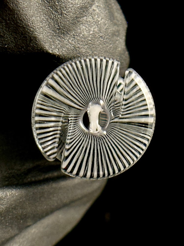 Image of Dok Glass Pivot Top - Black/White