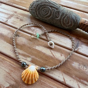 Image of Hawaiian sunrise shell necklace with Tahitian pearls 18 inch