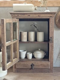 Image 3 of La vitrine très ancienne 