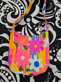 Image 2 of Bright mod flowers shoulder bag made from vintage fabric