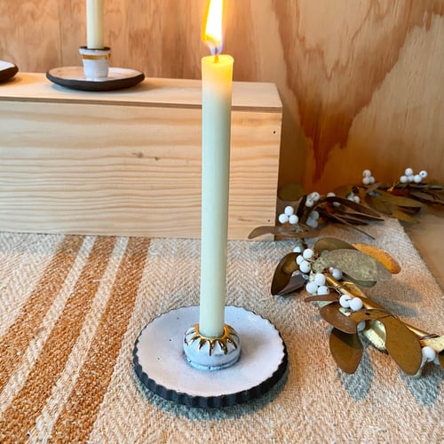 Image of Candleholder & Pack Of 4 Candles (f)