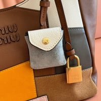 Image 17 of Míumiu Tote