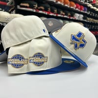 Image 2 of New Era 59Fifty Chrome / Royal WS05