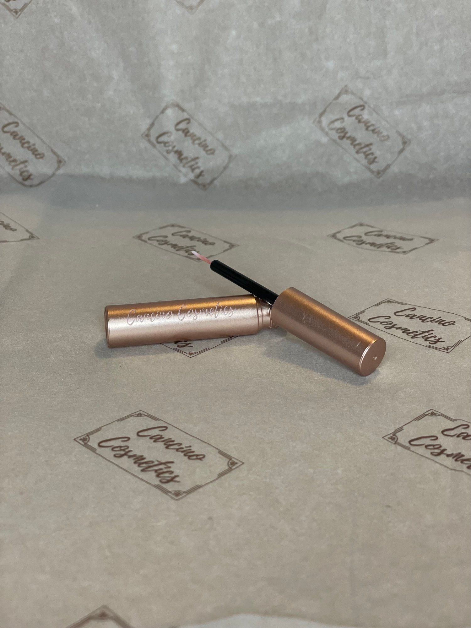 Image of EYELASH GLUE