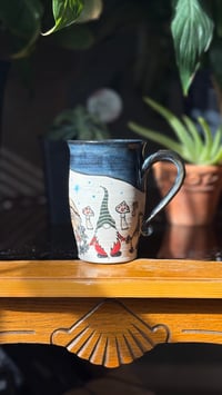 Image 2 of Gnome mug 03