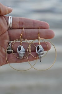 Image 2 of WHERE LOVERS MEET- hoop earrings