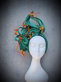 Image 1 of 'Cali' in Emerald and orange