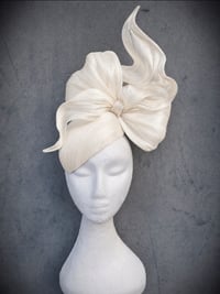Image 1 of 'Bowie hugger' in Cream