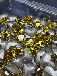 Image 2 of Zulay Crystals- Honey Chaton (2pc)