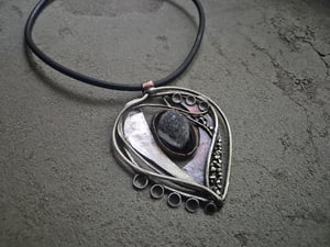 Black pendant 