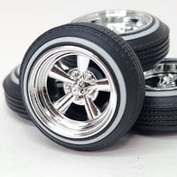 Image 8 of 1:25 15" Supremes