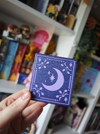 Image 1 of Caja almacenamiento luna y estrellas morado purpurina