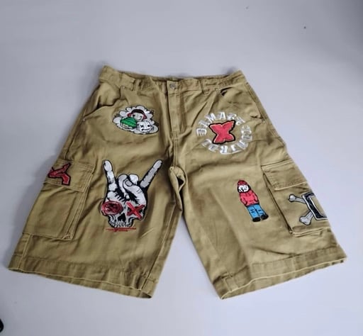 Oversized cargo shorts 