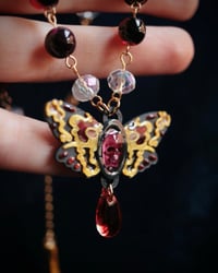 Image 5 of Pendientes | Colgante Polilla Calavera Rubí