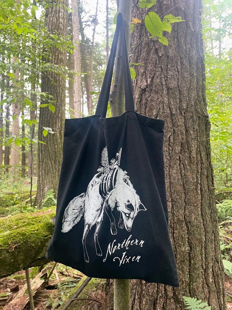 Image of northern vixen fox tote