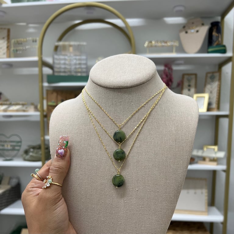 nephrite coin necklace  Image 2