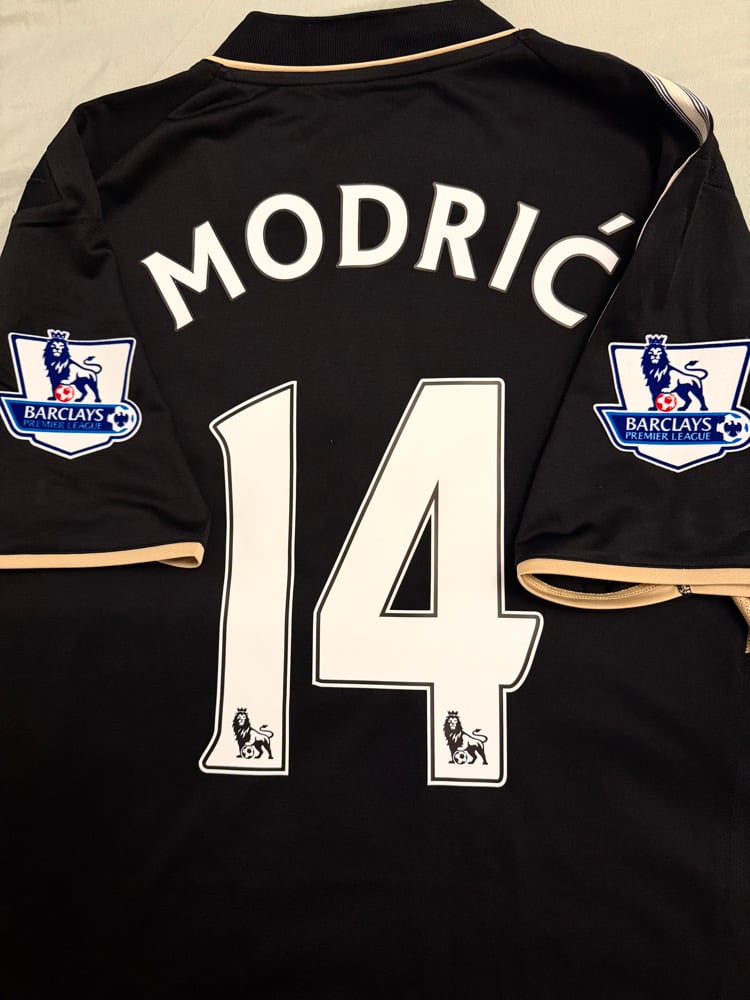 Image of Tottenham Hotspur “MODRIĆ 14” 2008/09 Third Shirt + PL patches   (XL)